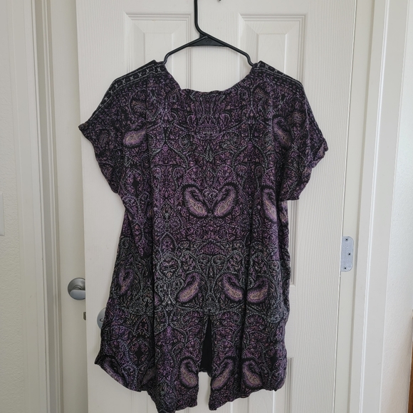 Top - Picture 2 of 3